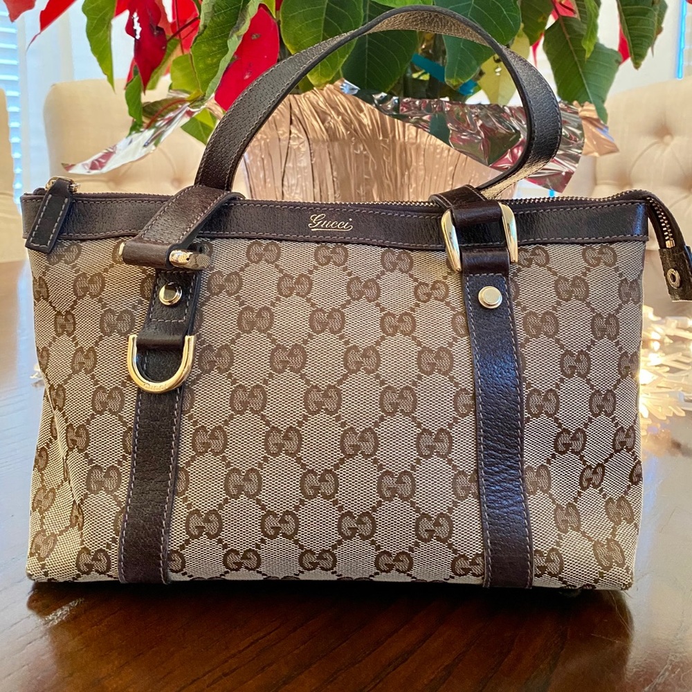 Gucci shoulder bag